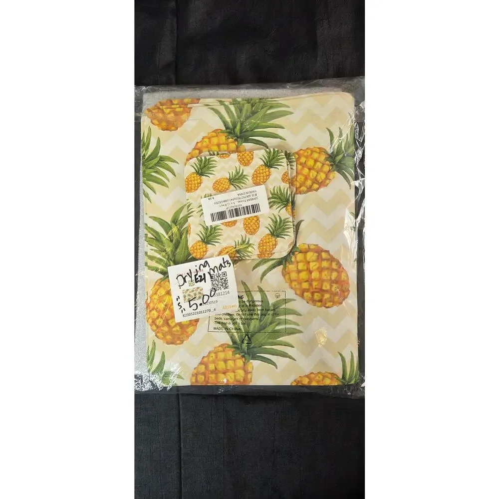 Set of 4 Vinyl Matching Pinedapple Placemats and Coasters
